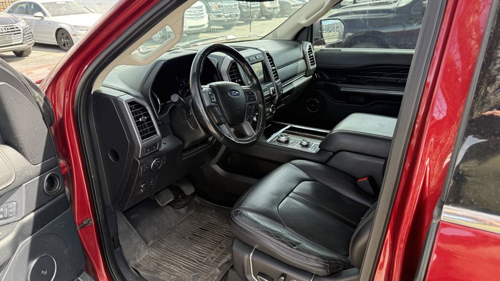 Used 2018 Ford Expedition Platinum AWD/4WD image 3