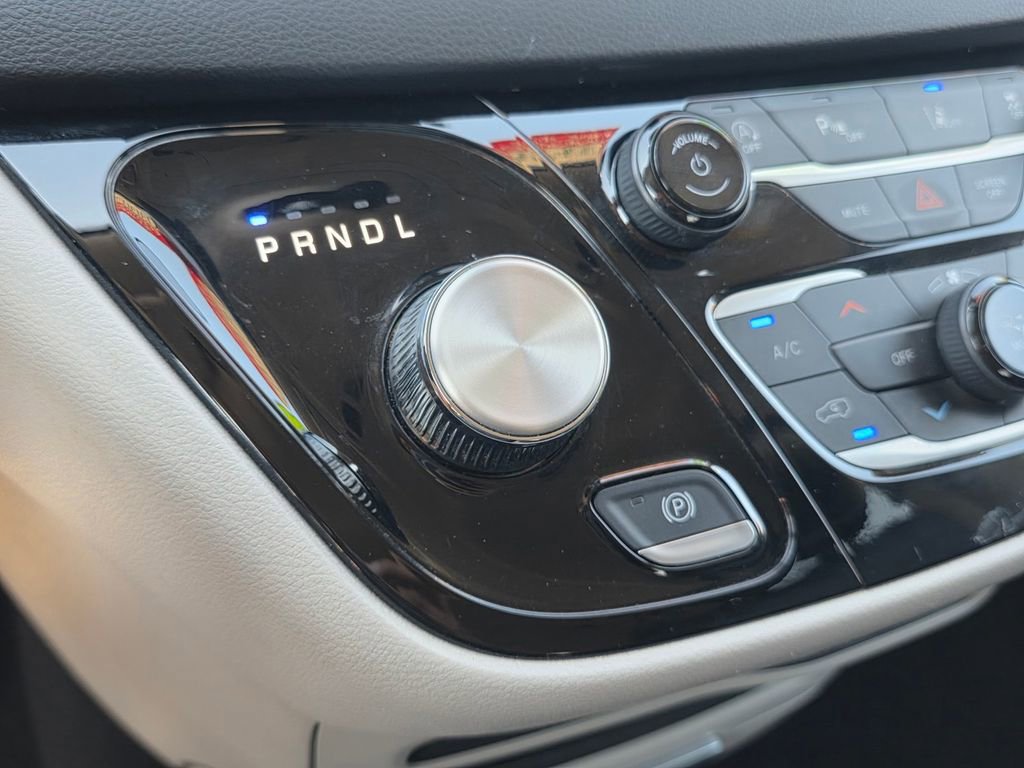 Certified 2023 Chrysler Pacifica Touring-L FWD image 29