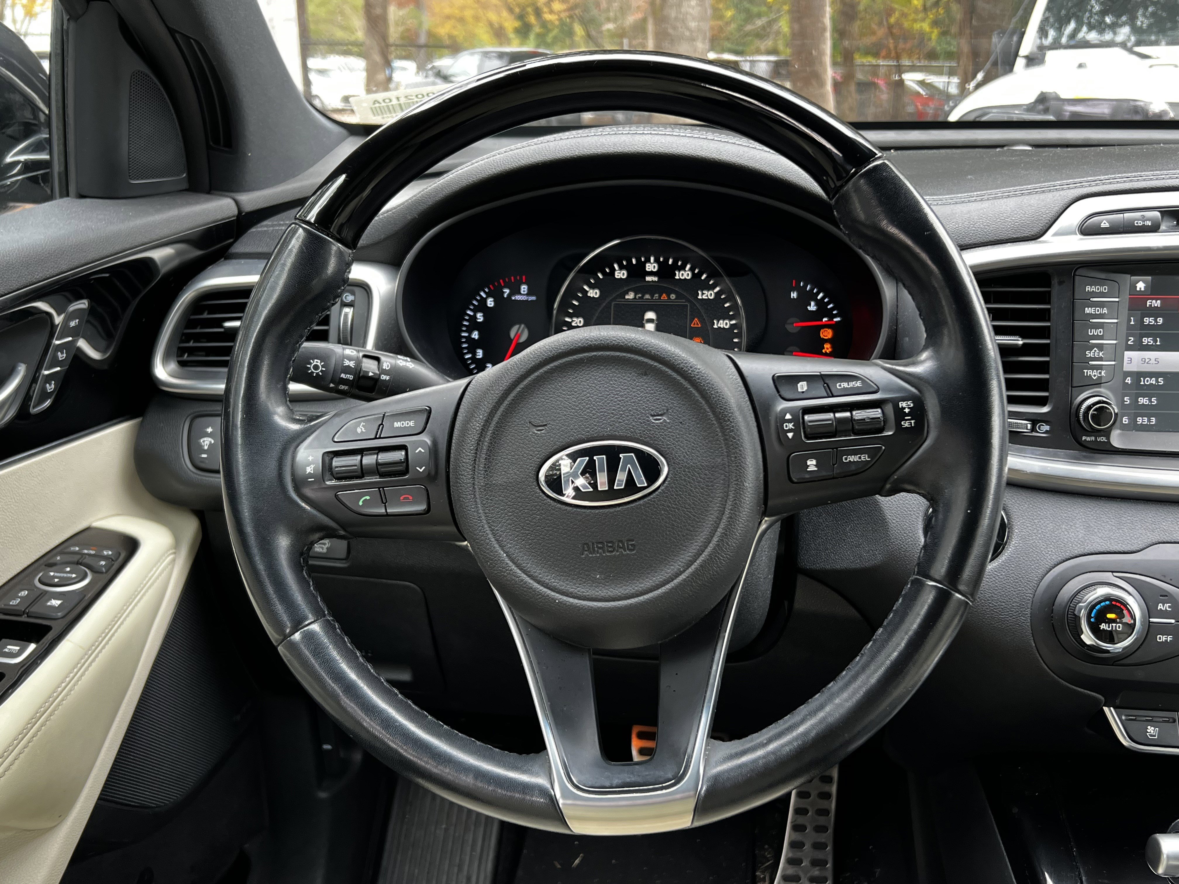 Used 2018 Kia Sorento SX image 34