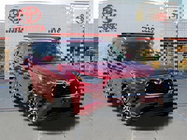 Used 2023 Toyota Highlander XLE