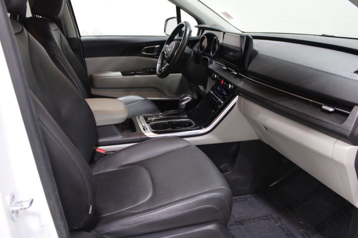 Used 2022 Kia Carnival SX image 24