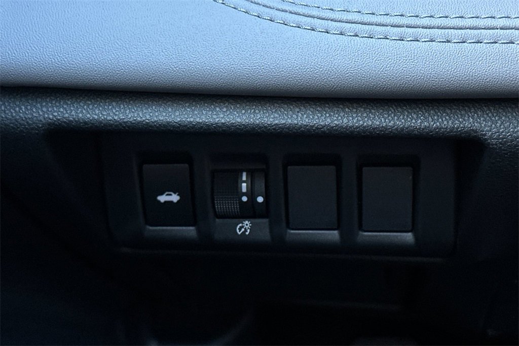 Used 2025 Subaru Legacy Limited image 31