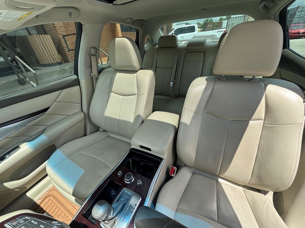 Used 2019 INFINITI Q70 Luxe RWD image 15