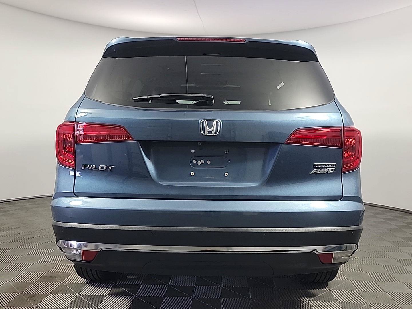 Certified 2017 Honda Pilot Touring image 6
