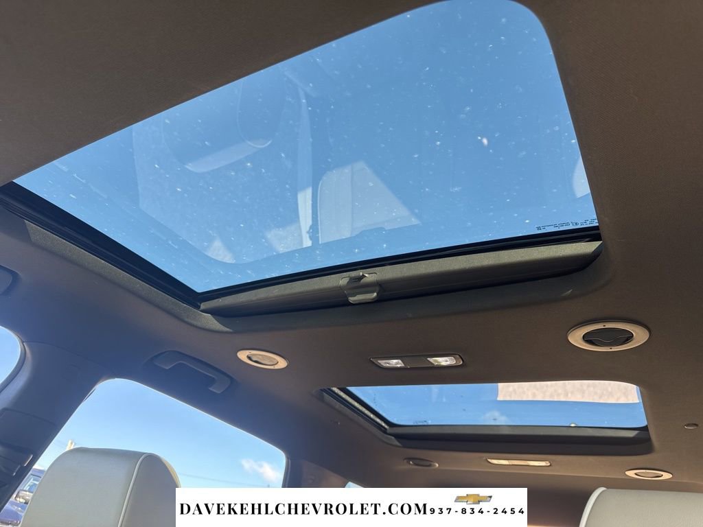 Used 2023 Chevrolet Traverse Premier AWD/4WD image 26