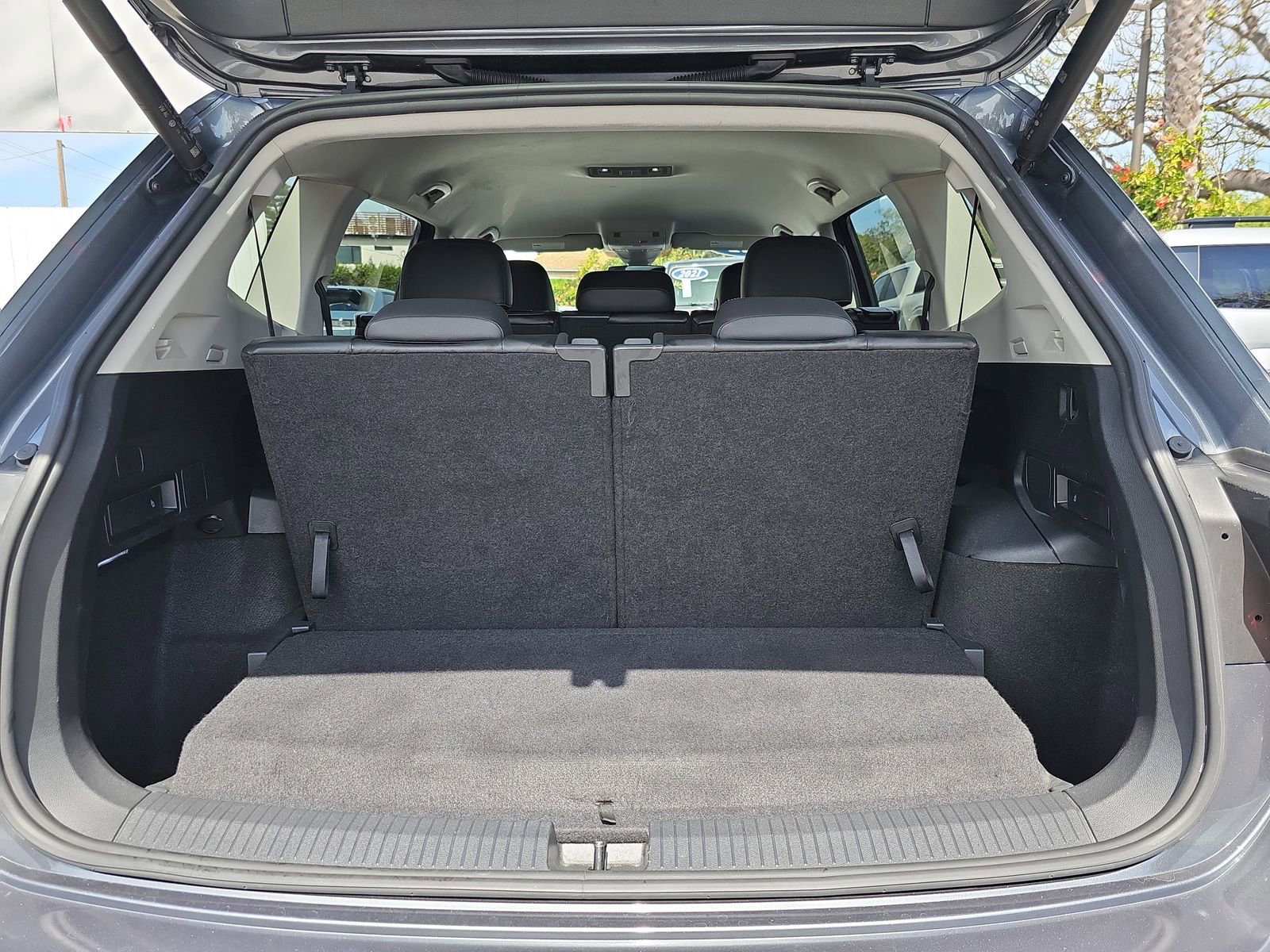 Used 2022 Volkswagen Tiguan SE image 13