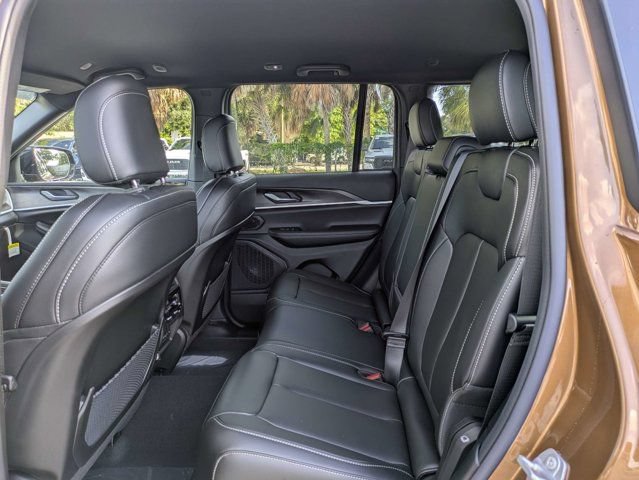 New 2026 Jeep Grand Cherokee Limited AWD/4WD image 14