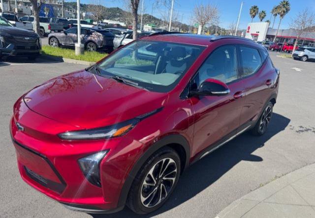 Used 2023 Chevrolet Bolt EUV Premier w/ Sun & Sound Package image 3