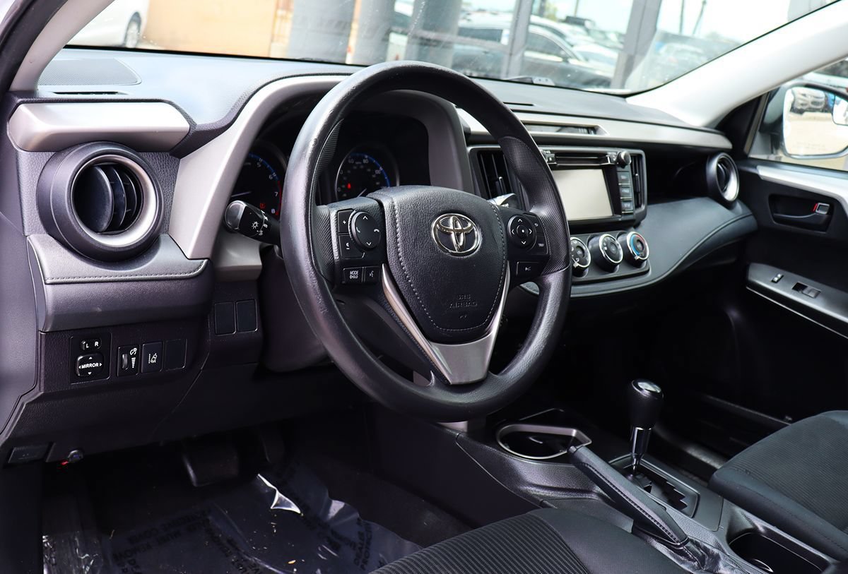 Used 2018 Toyota RAV4 LE w/ All Weather Liner Package FWD image 38