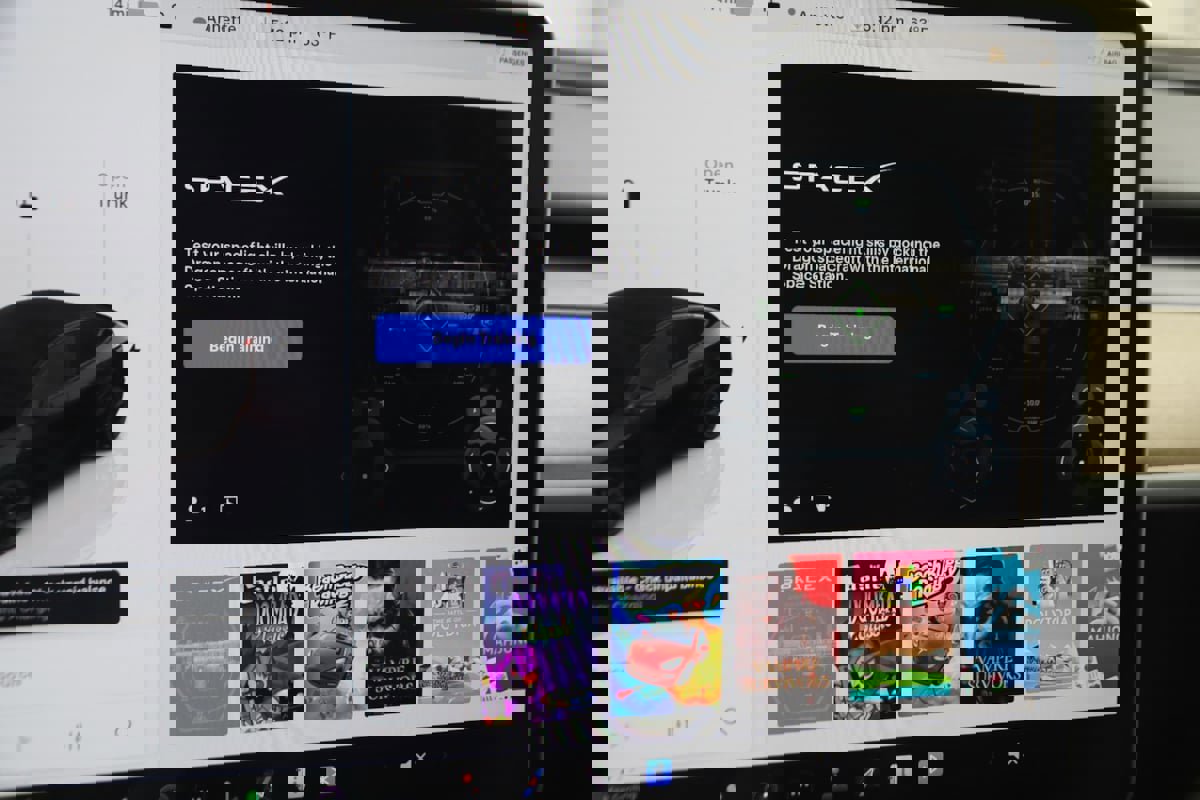 Used 2023 Tesla Model Y Long Range image 31