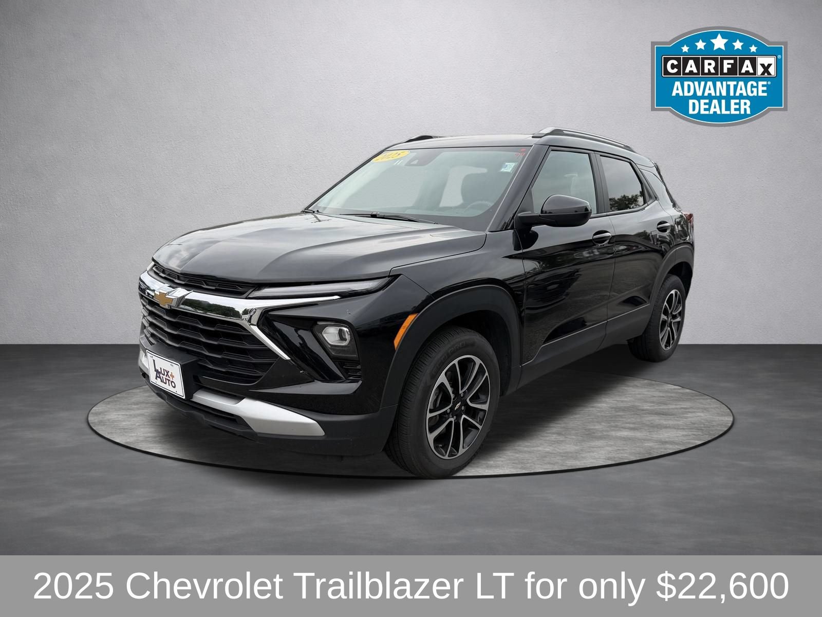 Used 2025 Chevrolet TrailBlazer LT AWD/4WD image 9