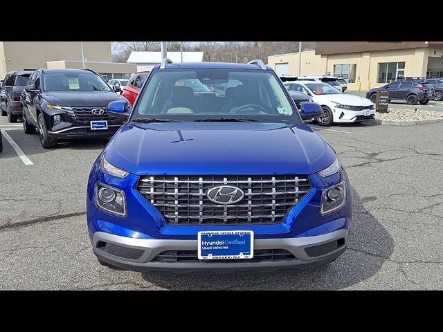 Certified 2024 Hyundai Venue SEL FWD image 3