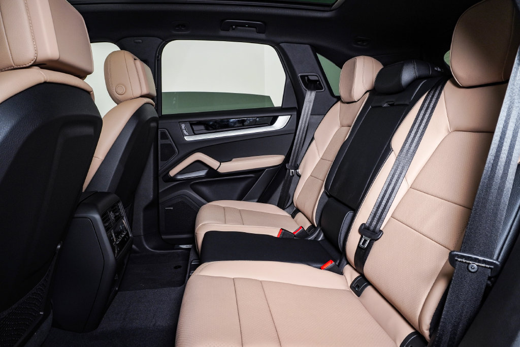 New 2026 Porsche Cayenne AWD/4WD image 17