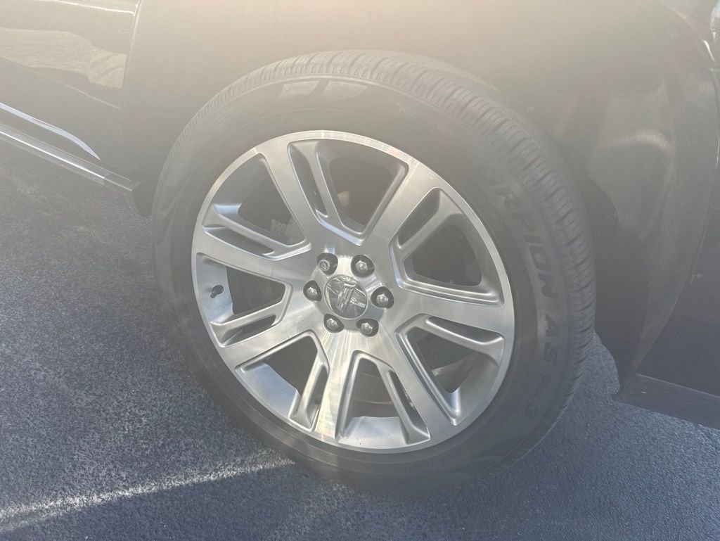 Used 2017 Cadillac Escalade Premium Luxury AWD/4WD image 9