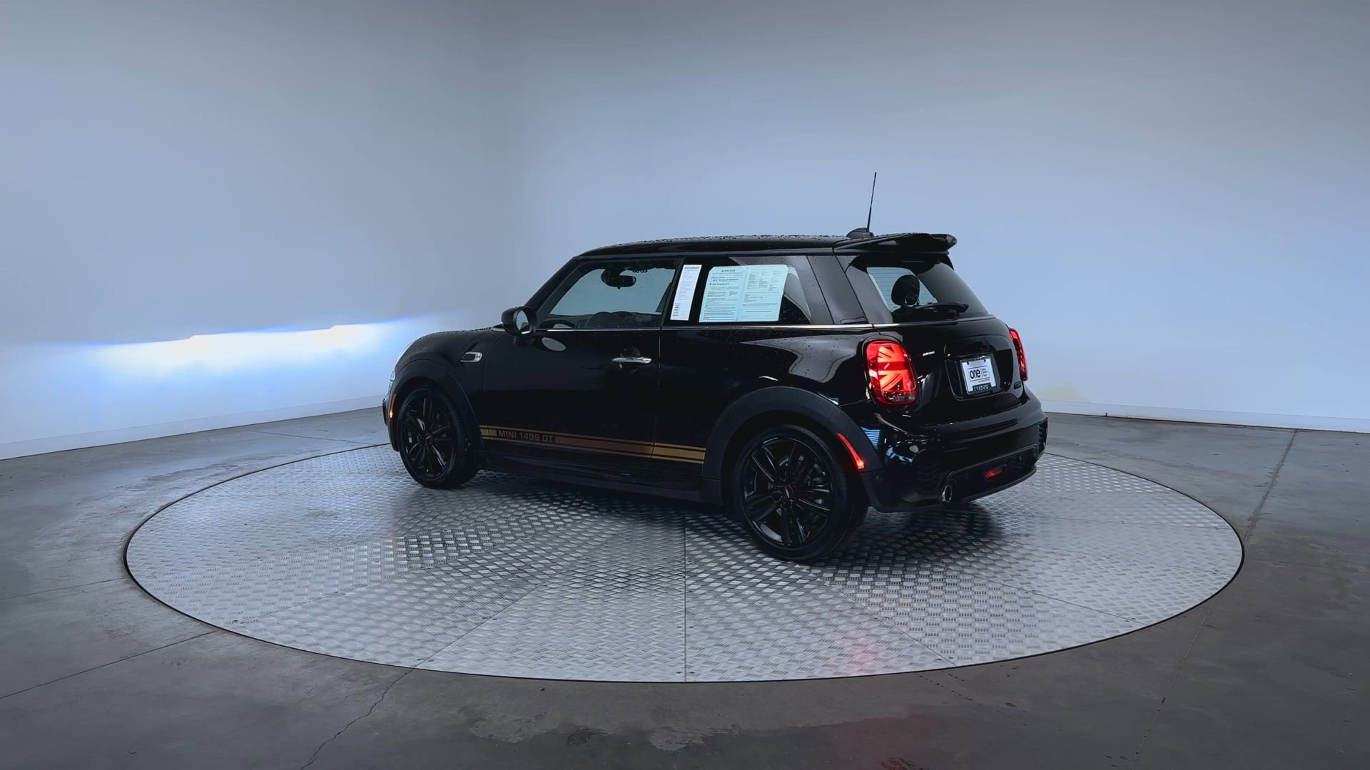 Used 2021 MINI Cooper 2-Door Hardtop FWD image 6