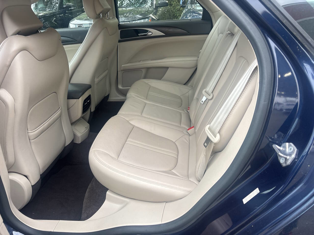 Used 2017 Lincoln MKZ Reserve image 13