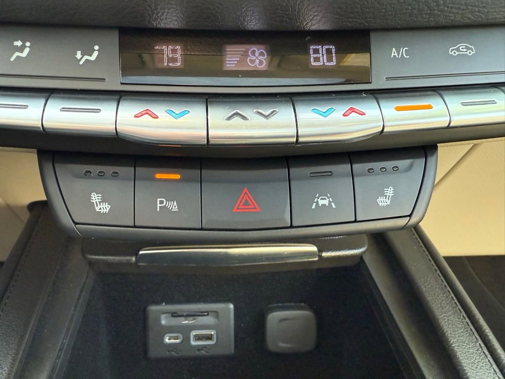 Used 2022 Cadillac XT4 Premium Luxury image 7