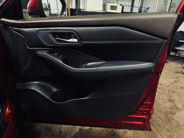 Used 2023 Nissan Rogue SL w/ SL Premium Package image 15