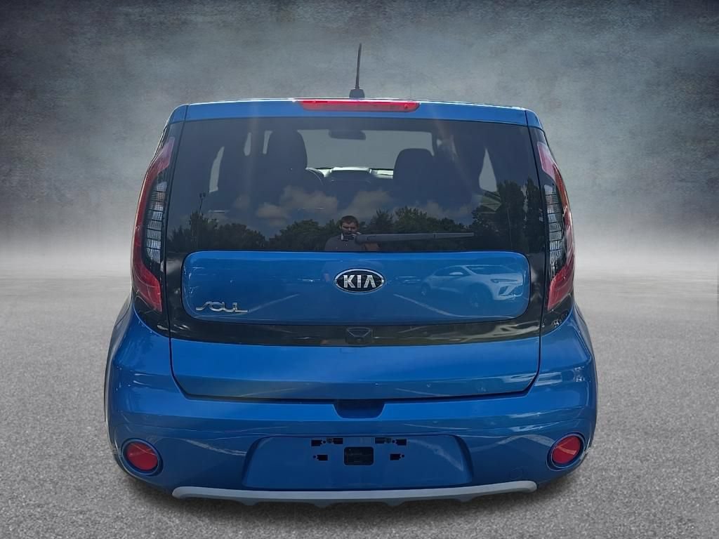 Used 2019 Kia Soul + FWD image 9