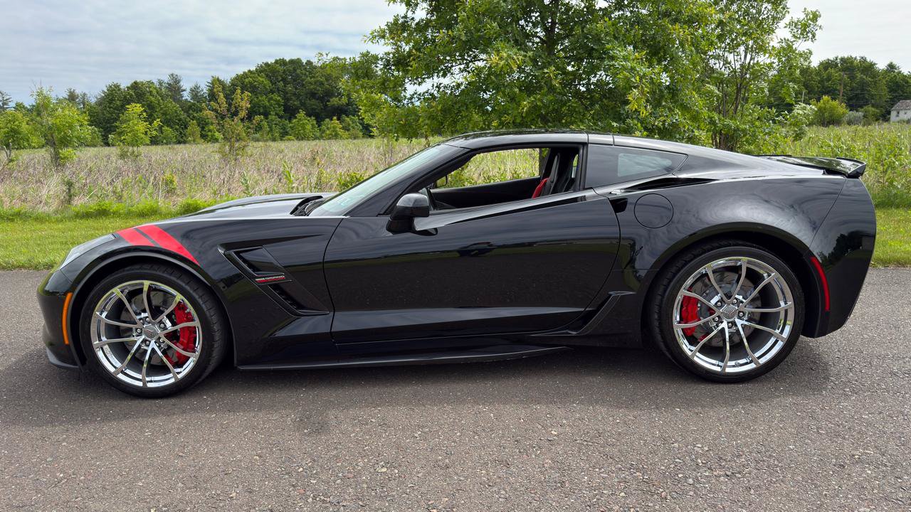 Used 2019 Chevrolet Corvette Grand Sport RWD image 25