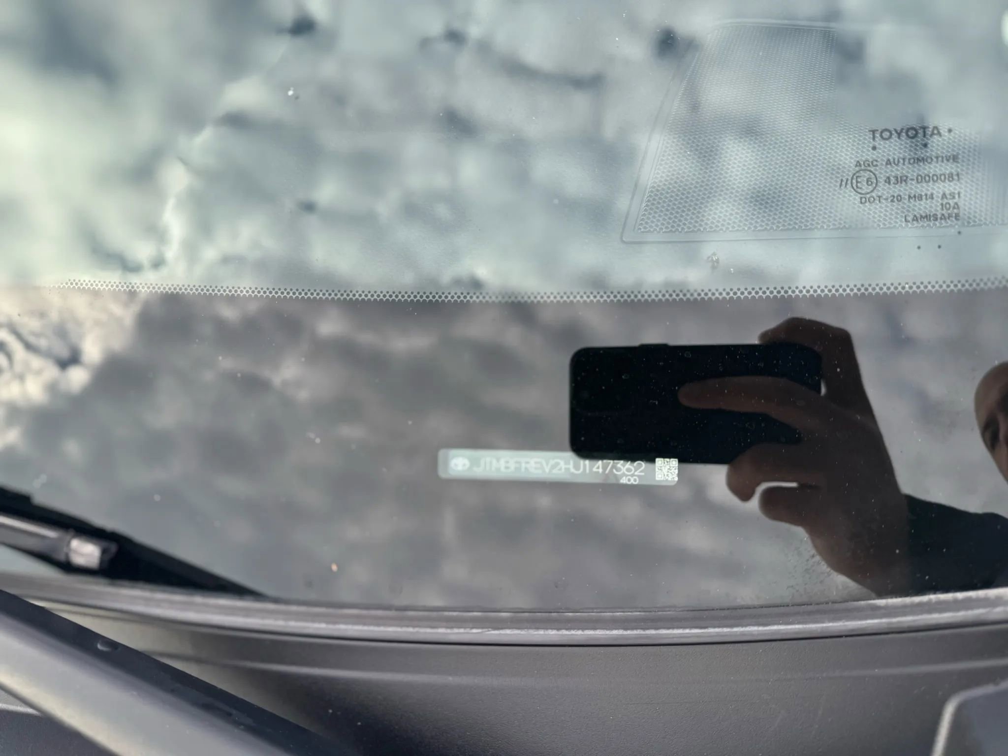 Used 2017 Toyota RAV4 LE w/ Carpet Mat Package image 23