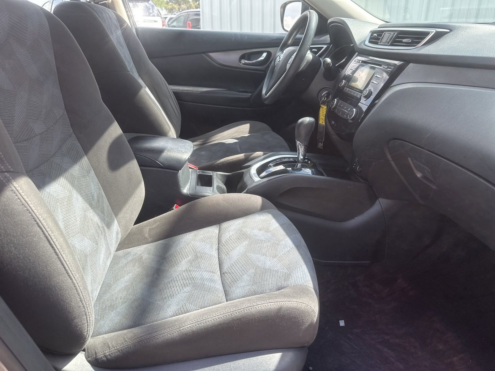 Used 2016 Nissan Rogue S image 18
