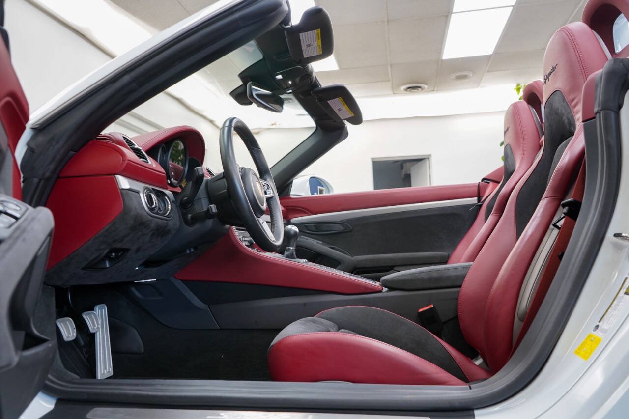 Used 2020 Porsche 718 Boxster Spyder RWD image 63