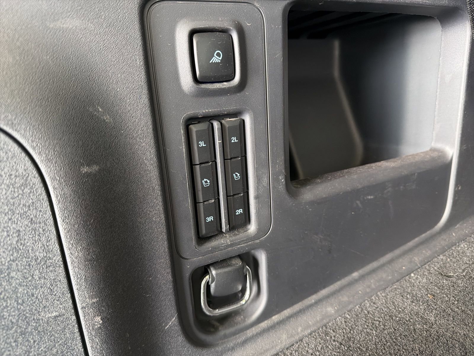 Used 2025 Ford Expedition Platinum image 14