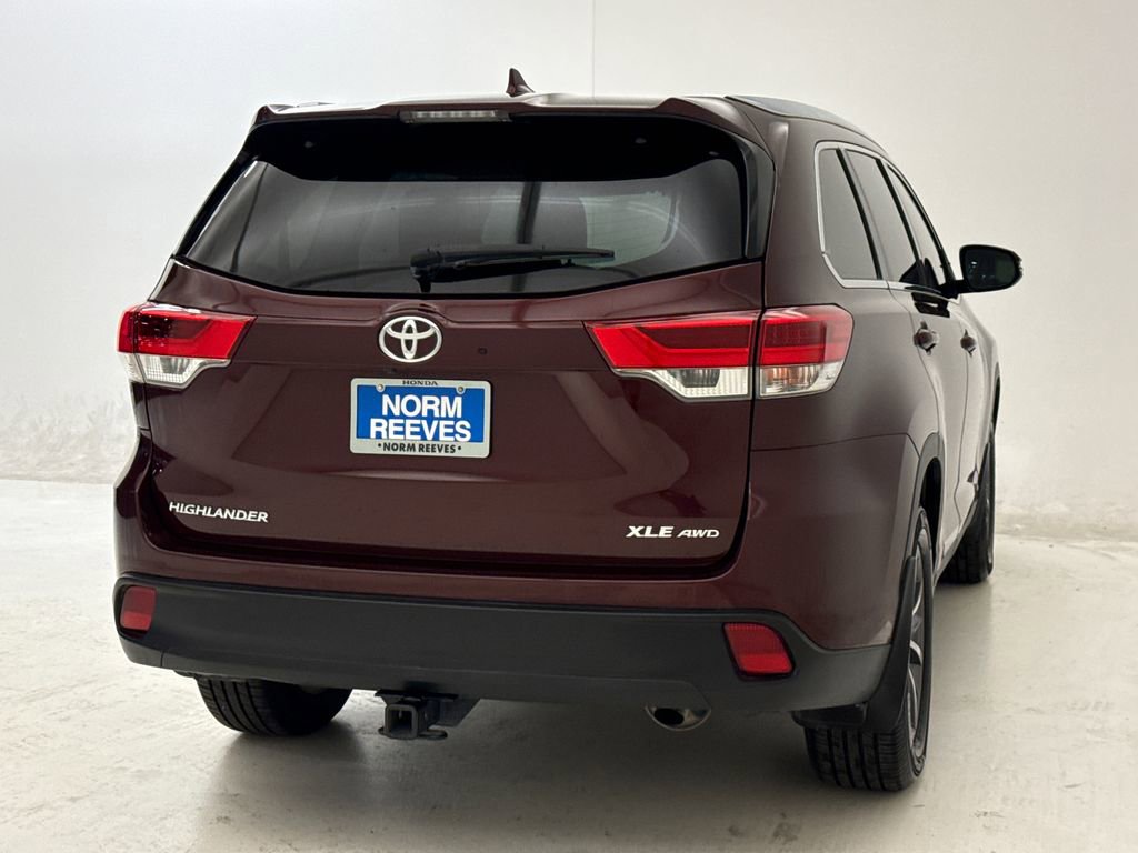 Used 2019 Toyota Highlander XLE AWD/4WD image 9