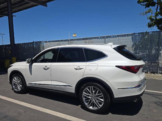 Used 2023 Acura MDX SH-AWD w/ Advance Package image 4