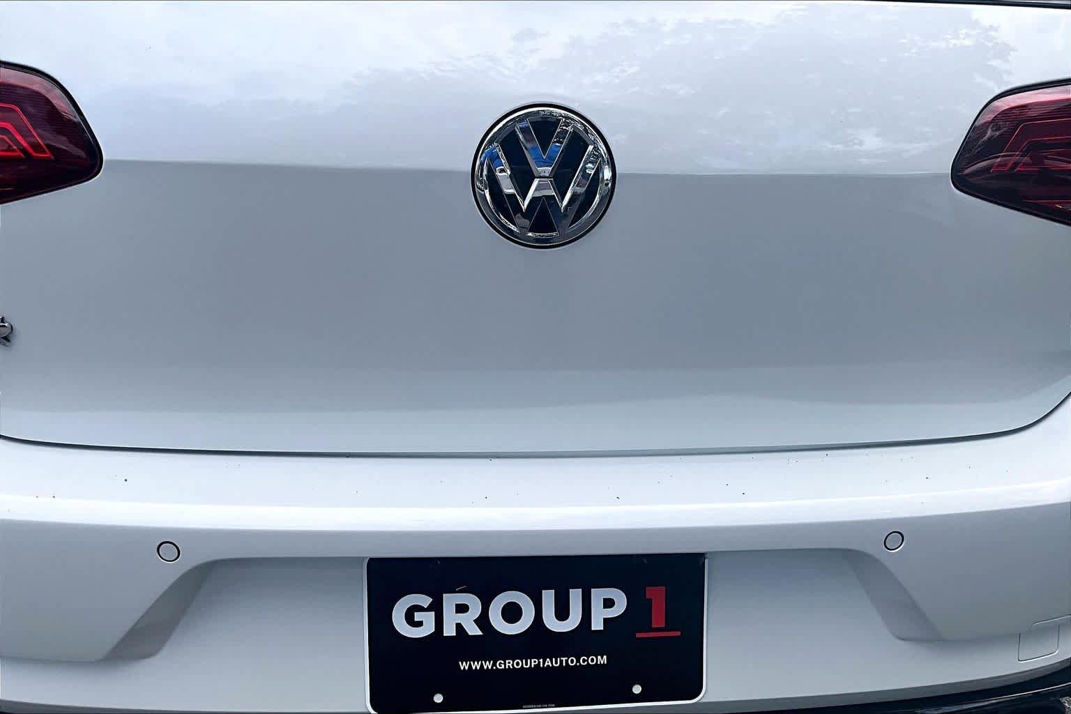 Used 2018 Volkswagen Golf R 4-Door AWD/4WD image 31