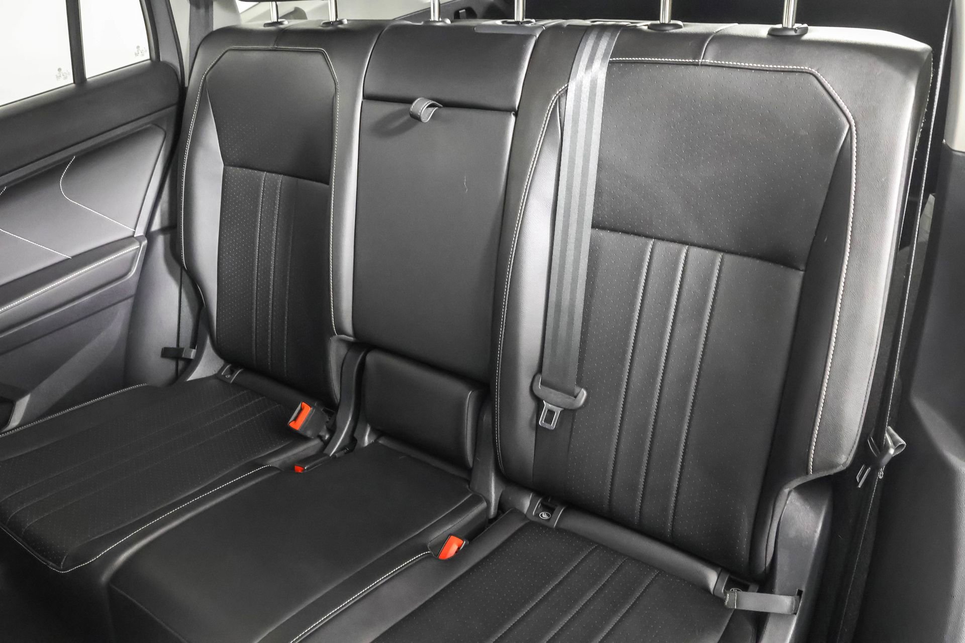 Used 2023 Volkswagen Tiguan SE image 36