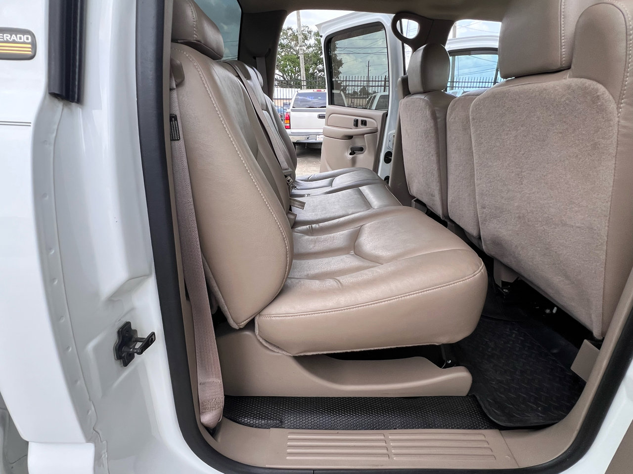 Used 2004 Chevrolet Silverado 2500 W/T image 77