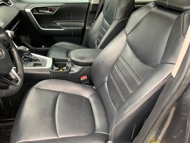 Used 2019 Toyota RAV4 XLE Premium w/ Cold Weather Package AWD/4WD image 18