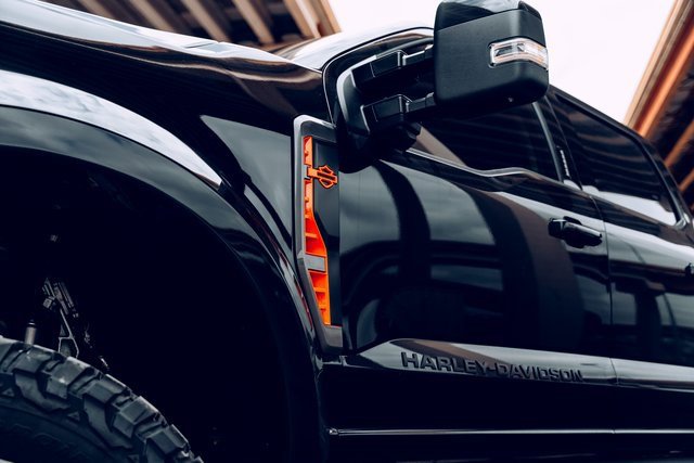 New 2026 Ford F250 Lariat w/ Black Appearance Package image 7