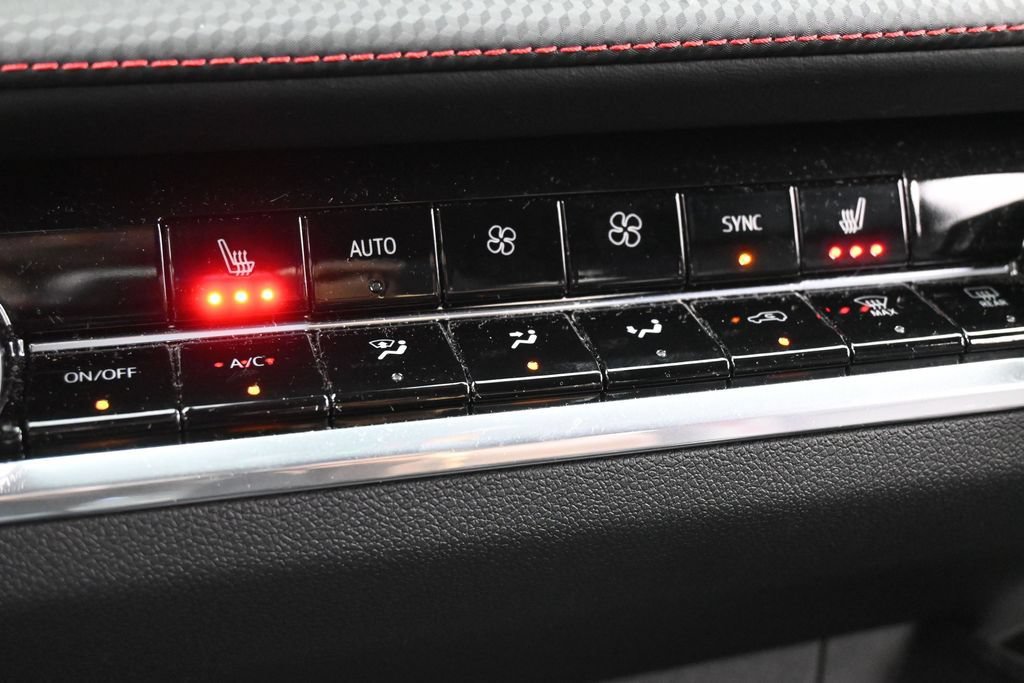 Used 2025 Chevrolet Equinox RS FWD image 21