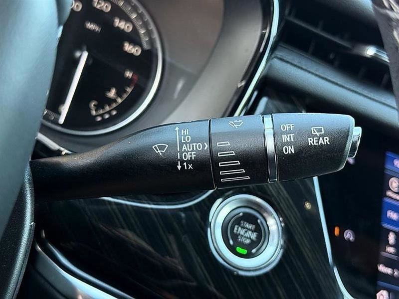 Used 2023 Cadillac XT6 Premium Luxury image 35