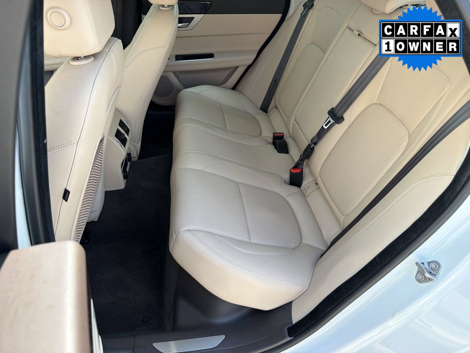 Used 2020 Jaguar XF Prestige AWD/4WD image 23