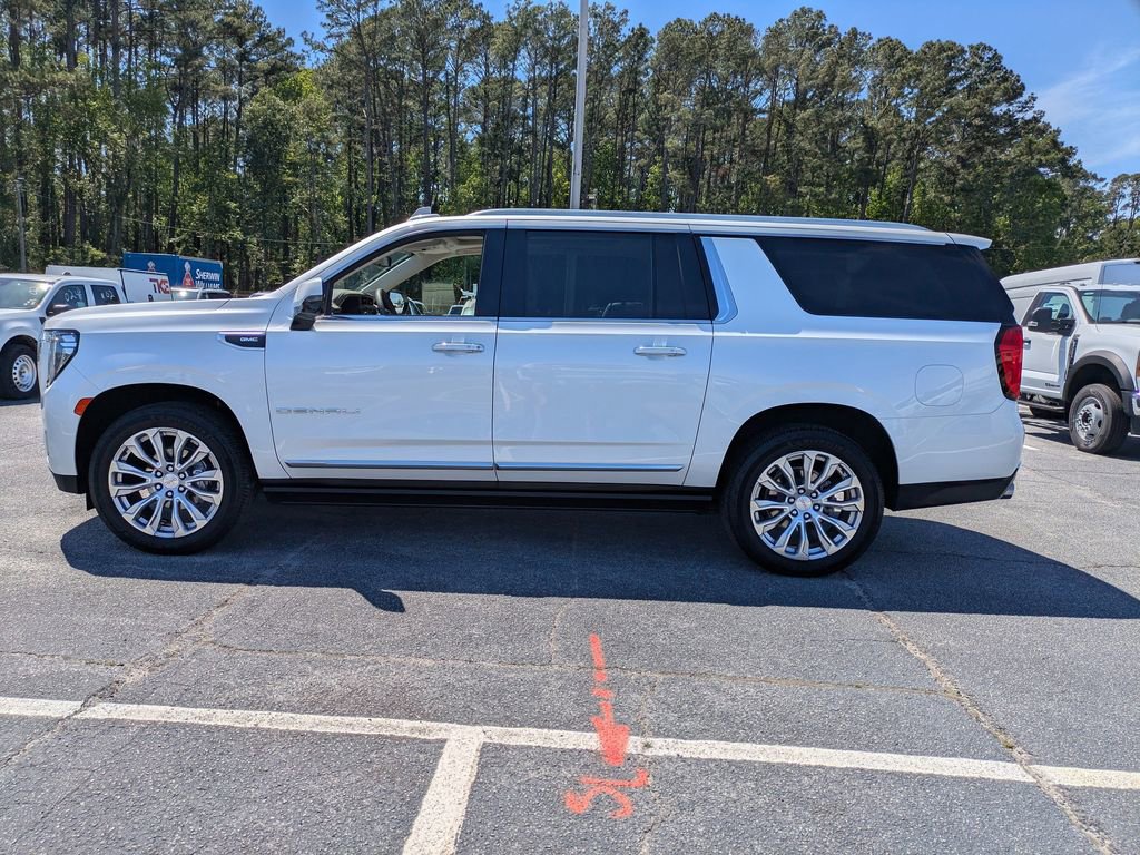 Used 2023 GMC Yukon XL Denali AWD/4WD image 7