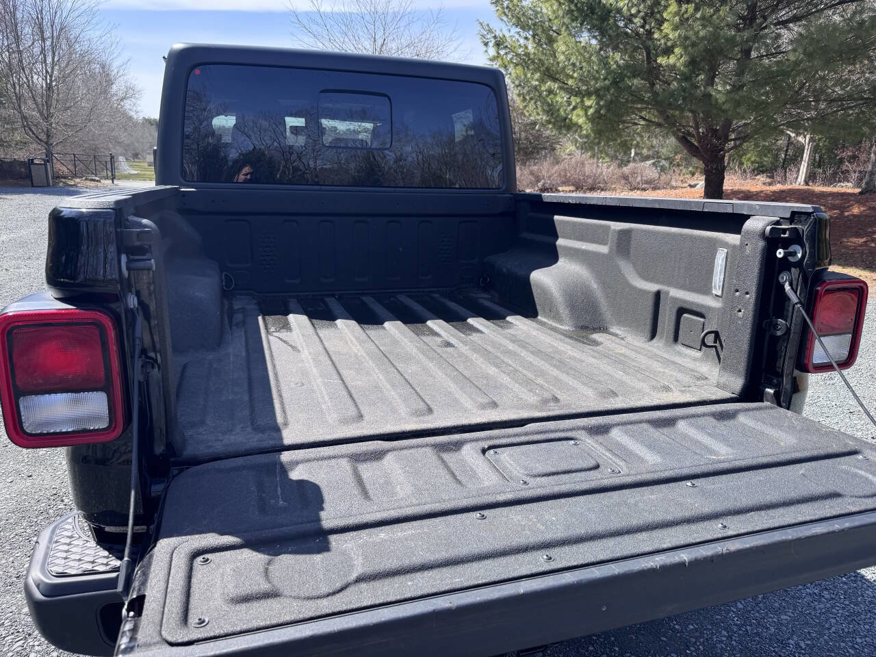 Used 2022 Jeep Gladiator Overland w/ Popular Equipment Package image 16