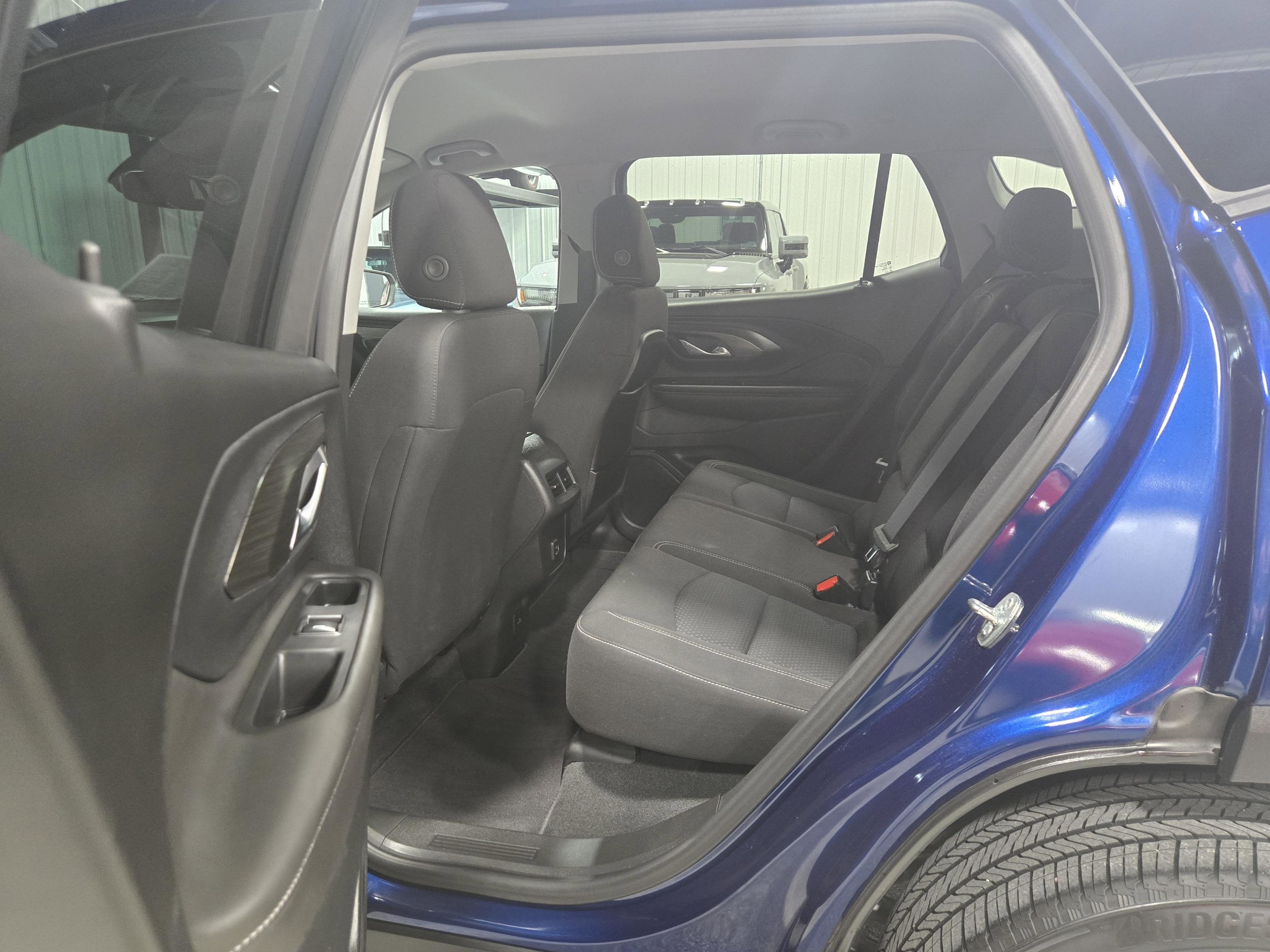 Certified 2022 GMC Terrain SLE w/ Driver Convenience Package image 8