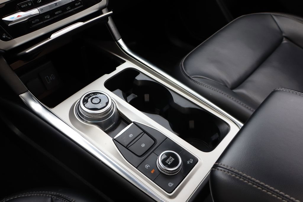 Used 2021 Ford Explorer XLT w/ Equipment Group 202A image 23