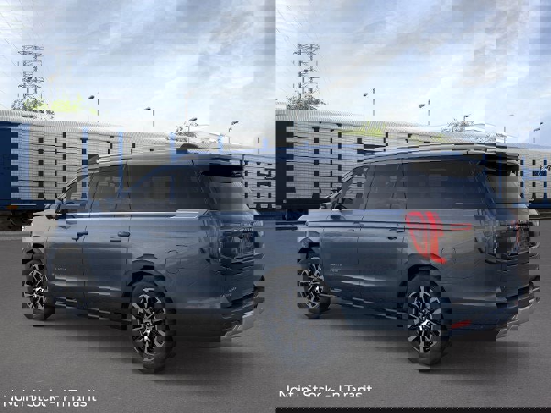 New 2025 Ford Expedition Max Platinum image 4