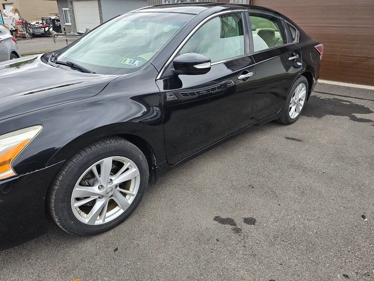 Used 2015 Nissan Altima 2.5 SV w/ Convenience Package FWD image 2