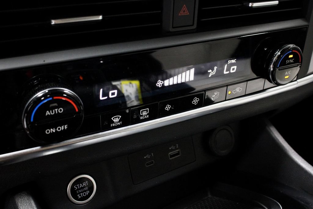 Used 2023 Nissan Rogue SV FWD image 30