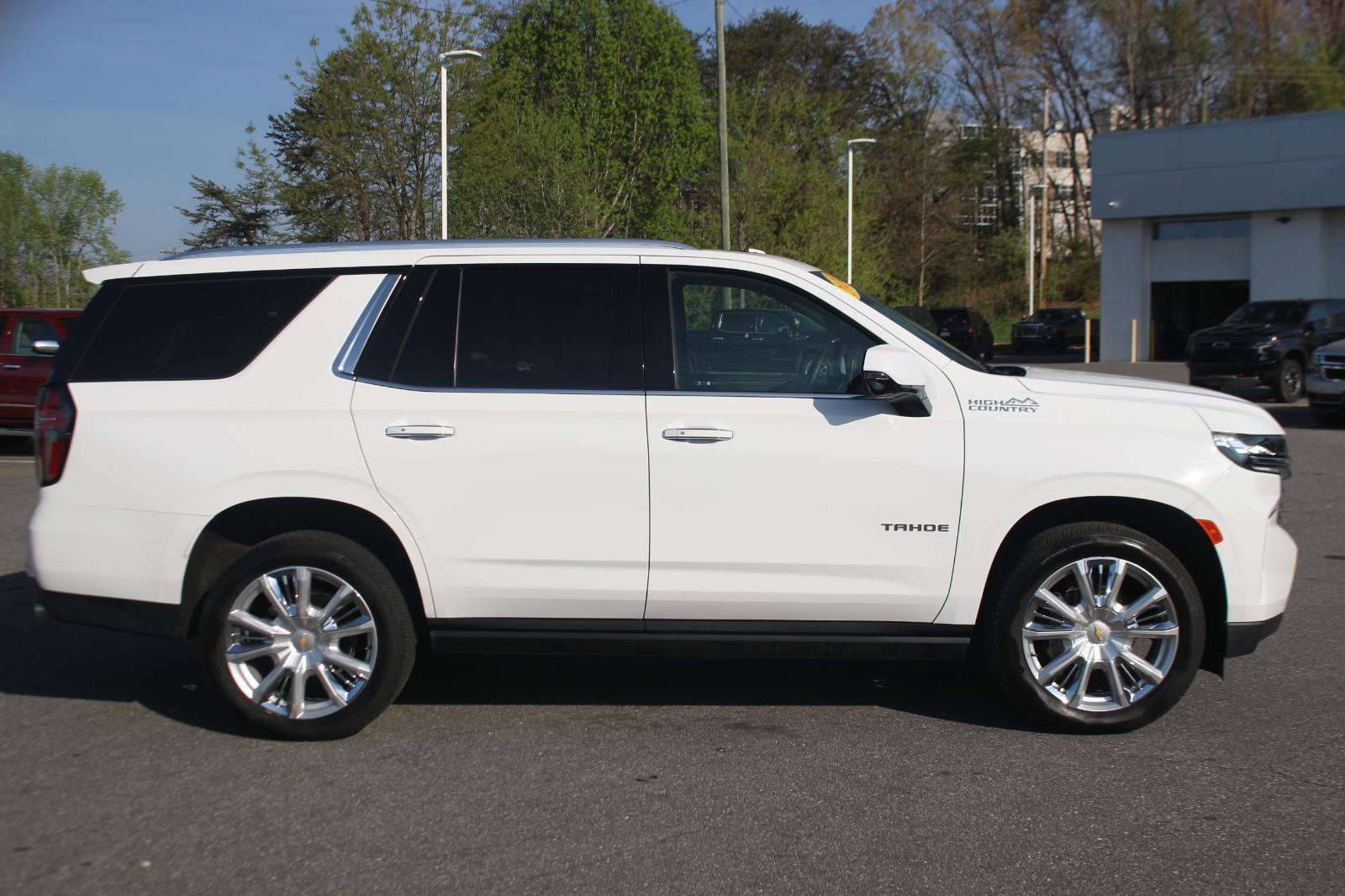 Used 2024 Chevrolet Tahoe High Country w/ Premium Package AWD/4WD image 8