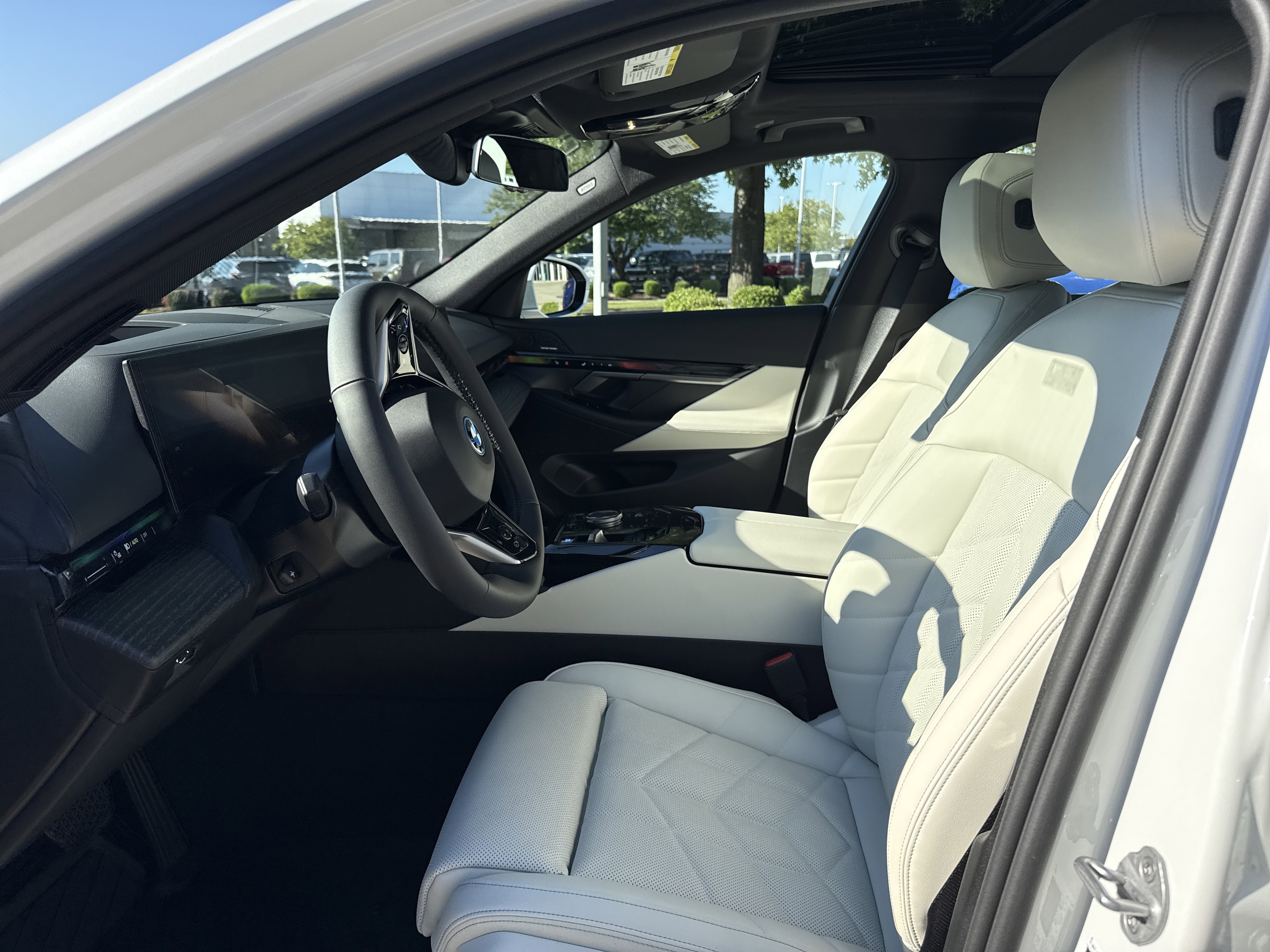 New 2026 BMW i5 eDrive40 image 10