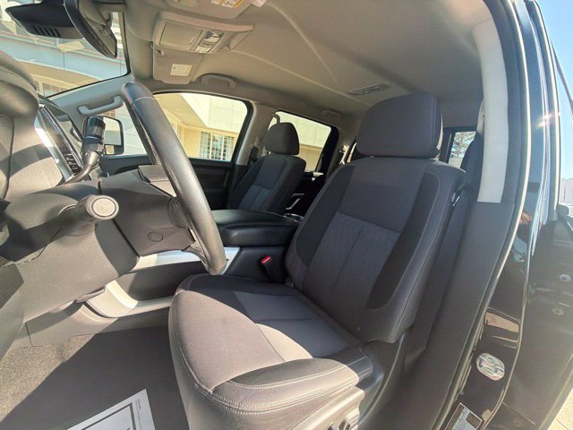 Used 2020 Nissan Titan SV w/ SV Convenience Package RWD image 10