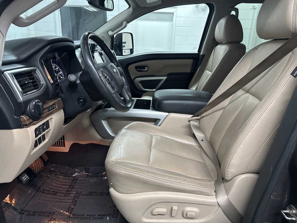 Used 2016 Nissan Titan SL AWD/4WD image 21