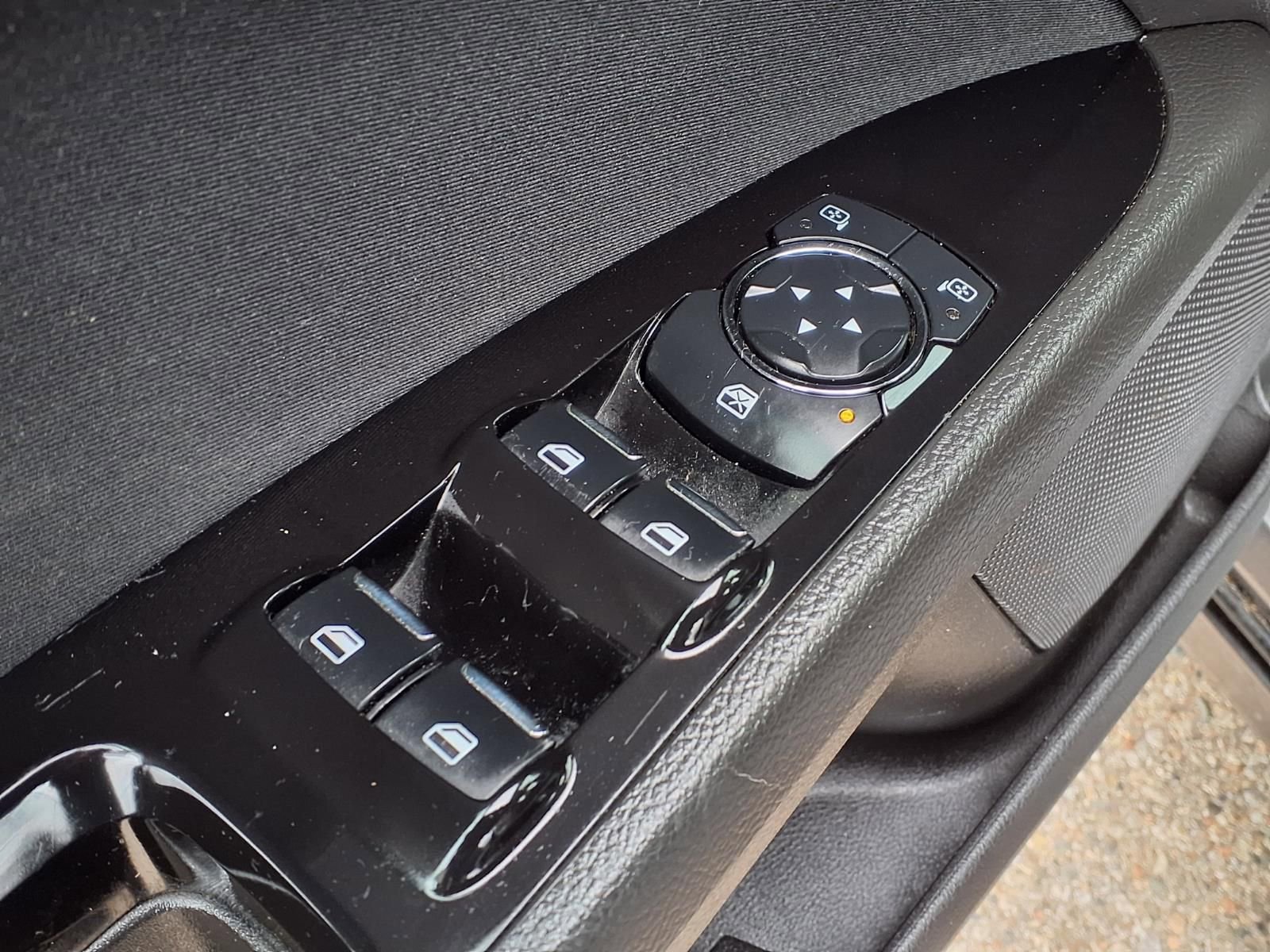 Used 2014 Ford Fusion SE FWD image 13
